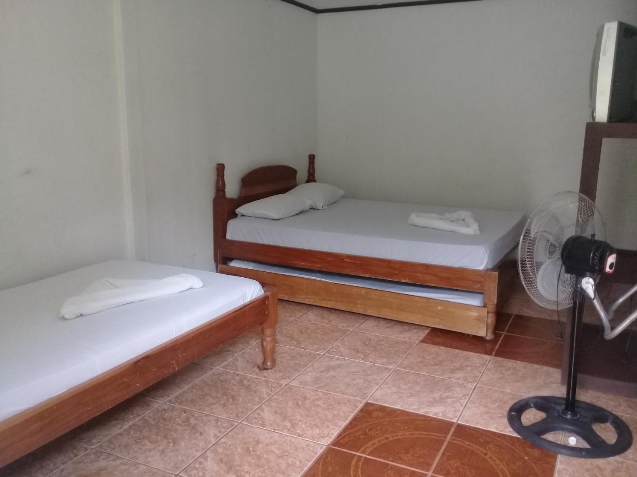 Río Cuarto Hostel Orozco - Costa Rica מראה חיצוני תמונה