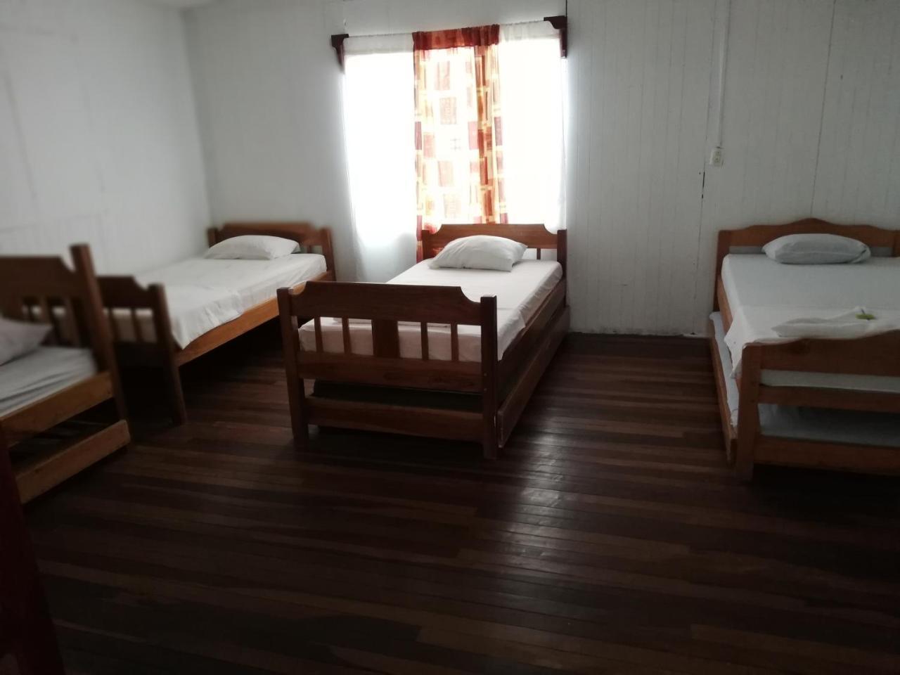 Río Cuarto Hostel Orozco - Costa Rica מראה חיצוני תמונה